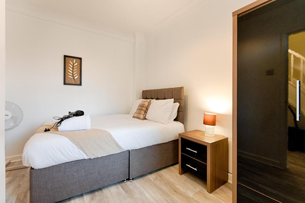 Parking, Tv In Every Bedroom! Суонси Экстерьер фото